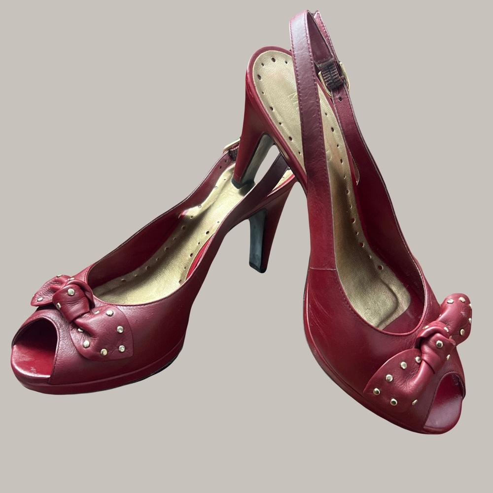 Michelle D. Cherry Red Bow Peep Toe Pumps EUC